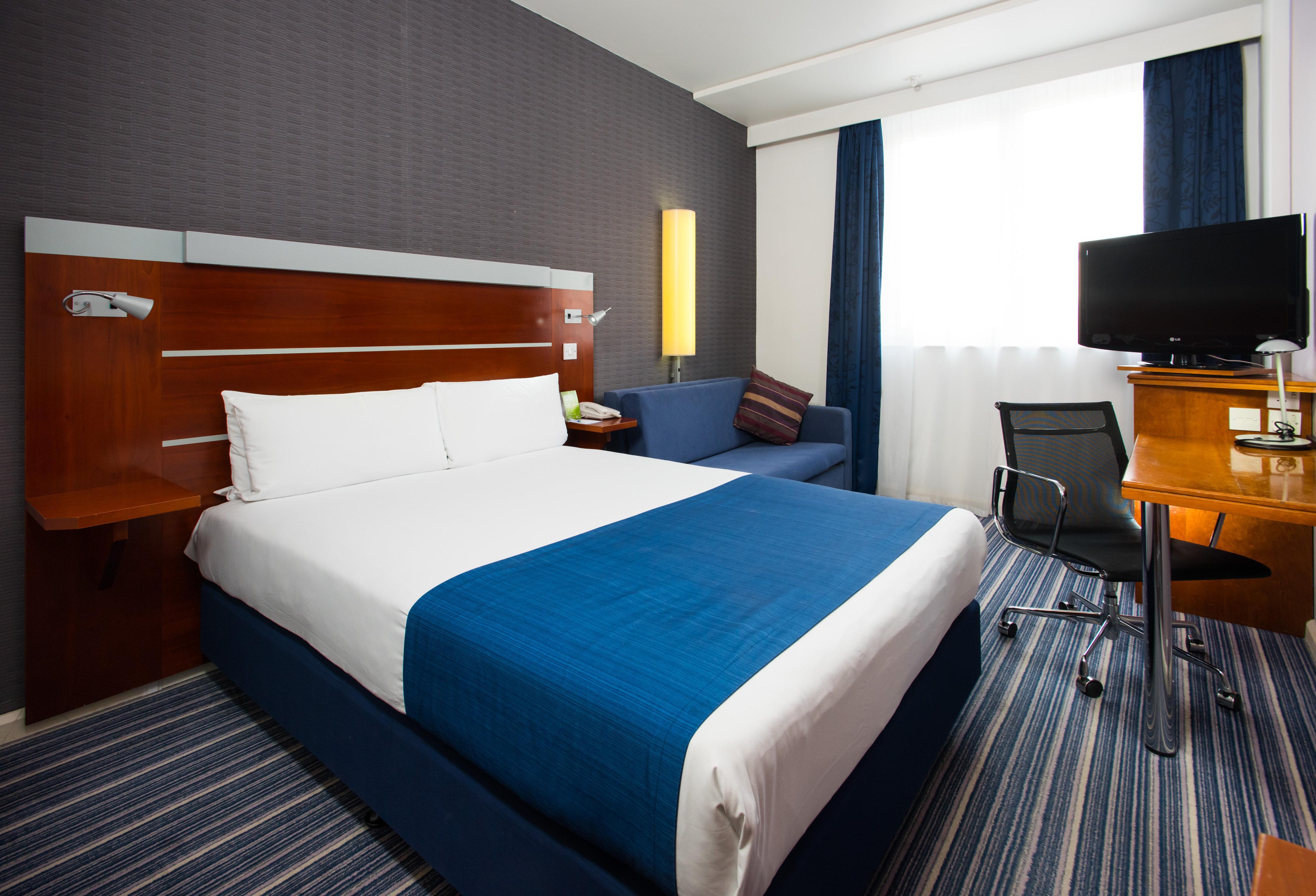 Holiday Inn Express London-Wimbledon-South, An Ihg Hotel Екстериор снимка