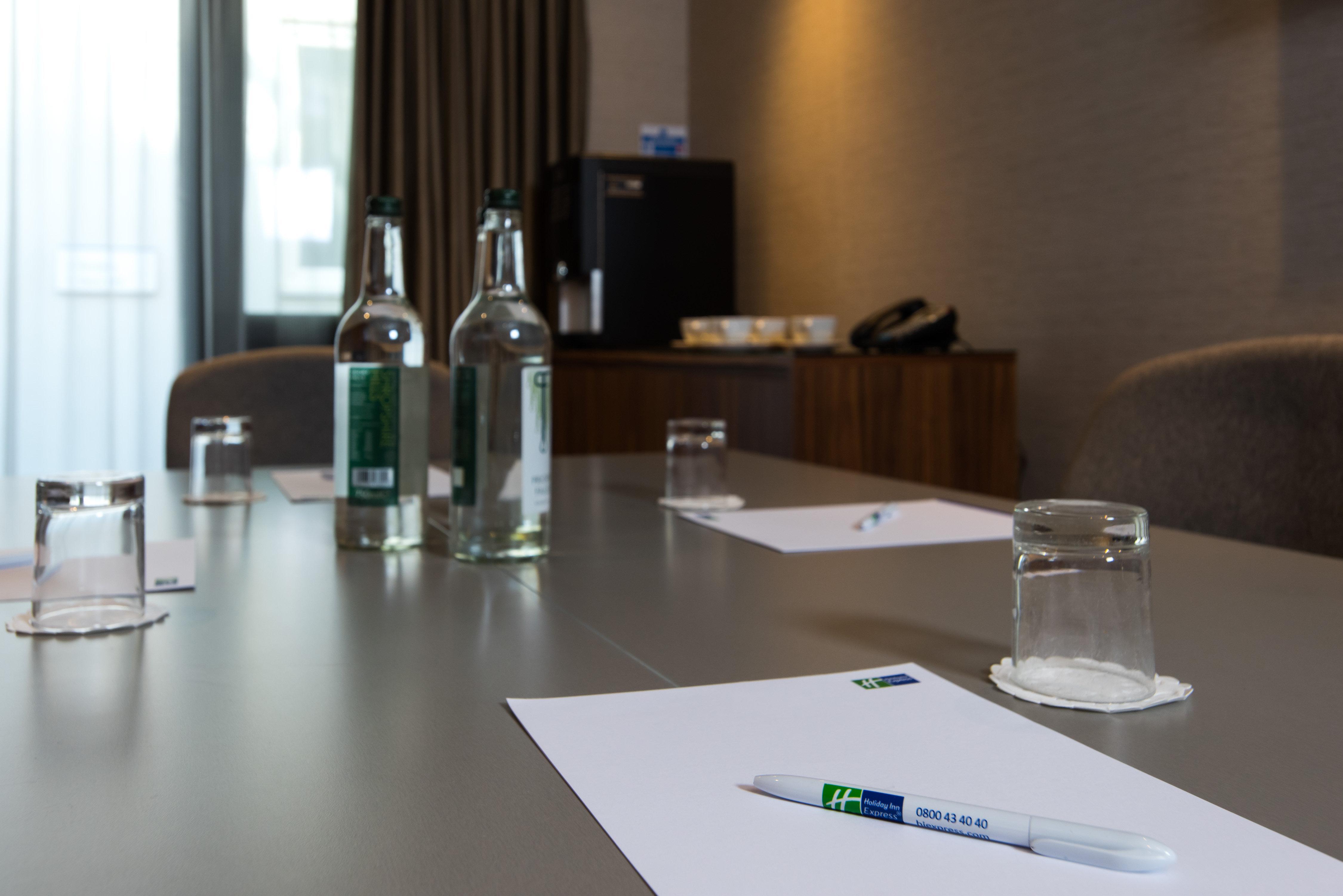 Holiday Inn Express London-Wimbledon-South, An Ihg Hotel Екстериор снимка