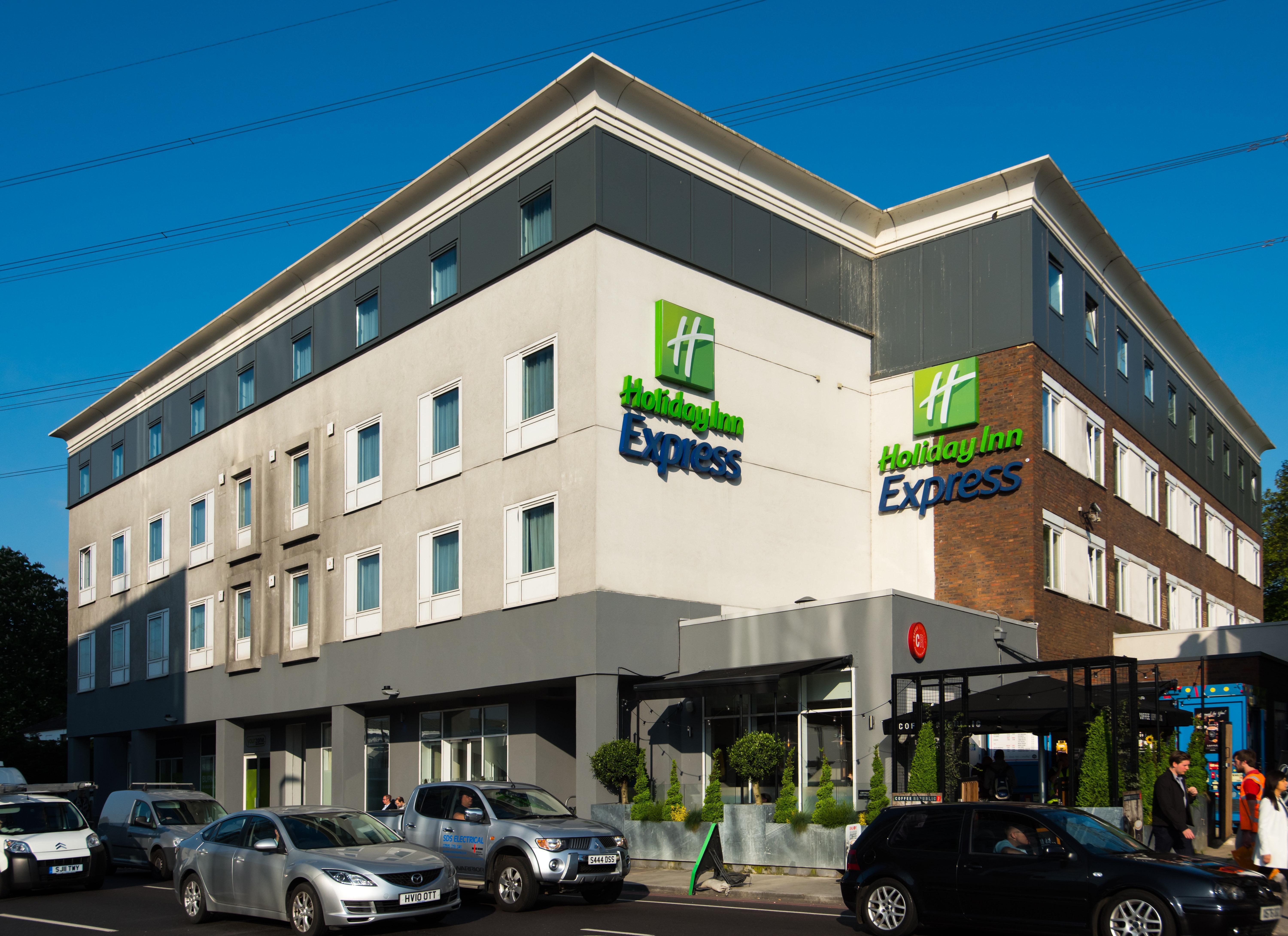 Holiday Inn Express London-Wimbledon-South, An Ihg Hotel Екстериор снимка