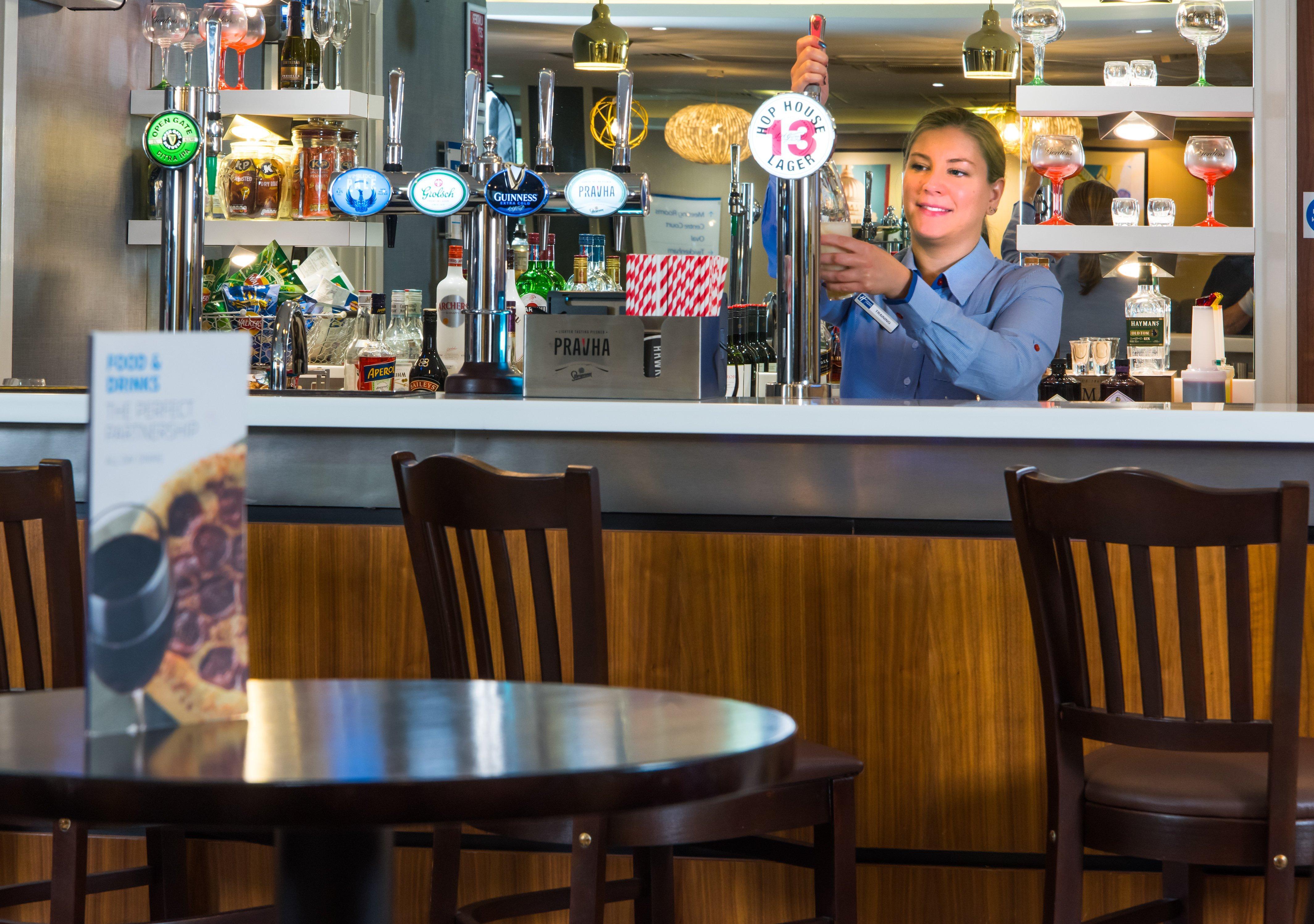 Holiday Inn Express London-Wimbledon-South, An Ihg Hotel Екстериор снимка