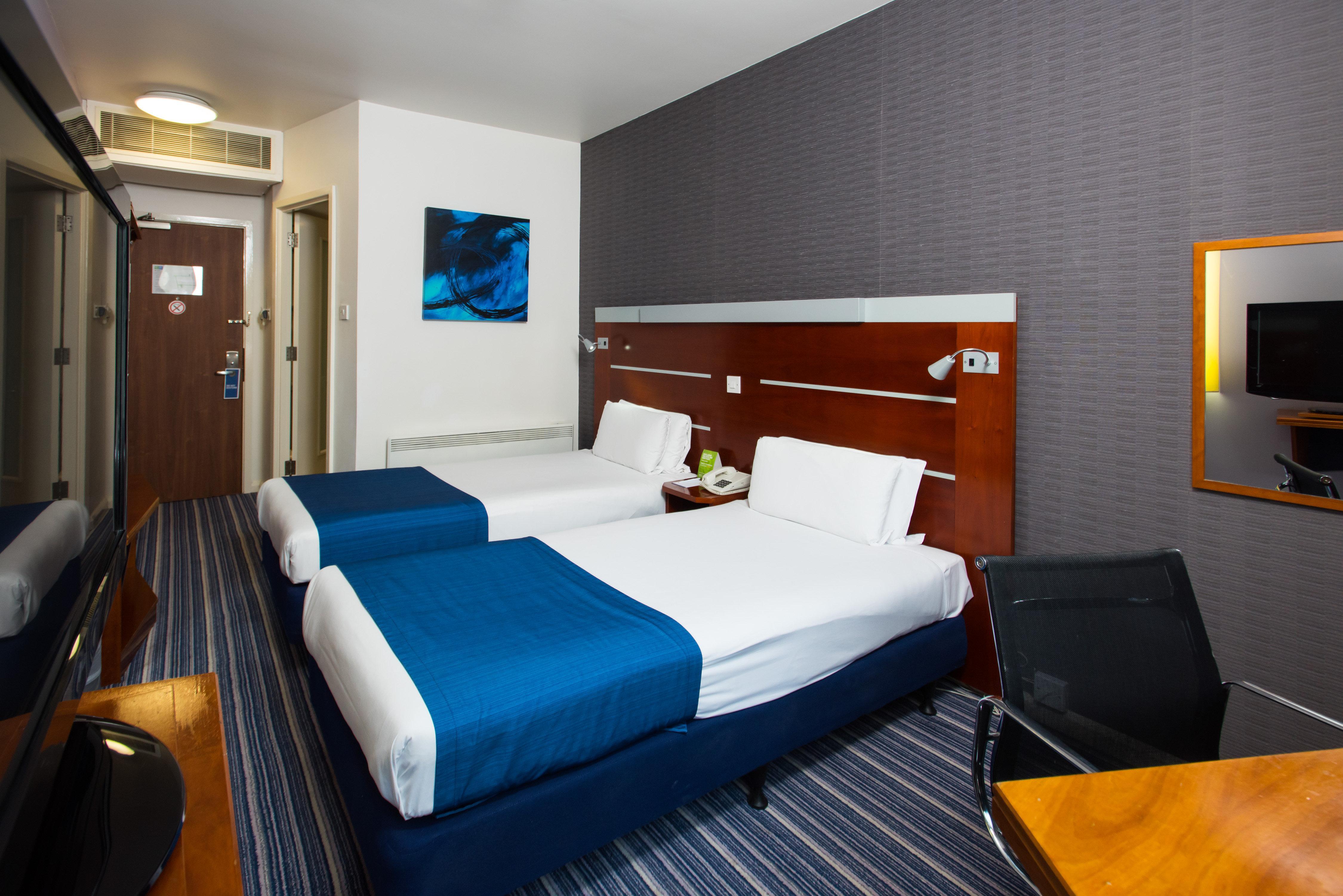Holiday Inn Express London-Wimbledon-South, An Ihg Hotel Екстериор снимка