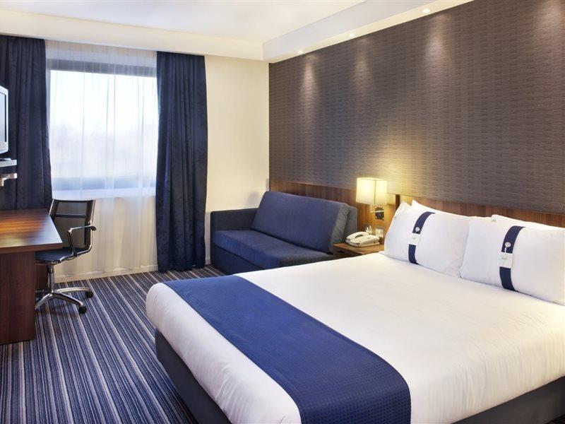 Holiday Inn Express London-Wimbledon-South, An Ihg Hotel Екстериор снимка