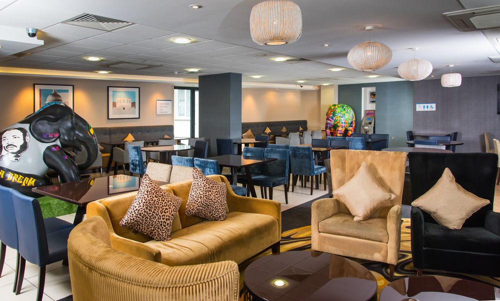Holiday Inn Express London-Wimbledon-South, An Ihg Hotel Екстериор снимка
