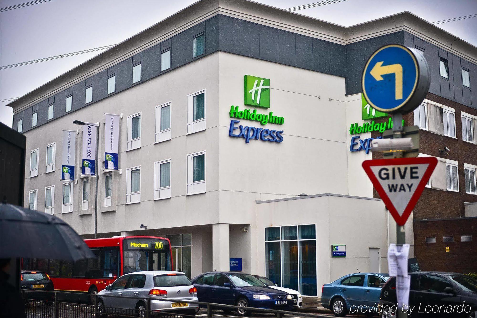 Holiday Inn Express London-Wimbledon-South, An Ihg Hotel Екстериор снимка