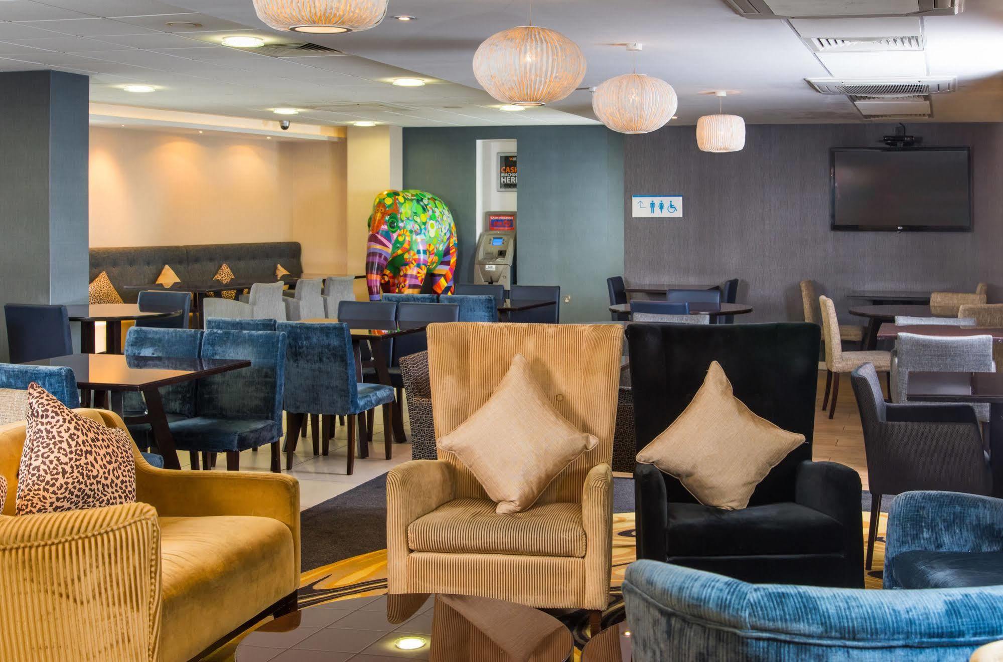 Holiday Inn Express London-Wimbledon-South, An Ihg Hotel Екстериор снимка